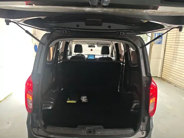Wuling Hongguang — Фото автомобиля 18