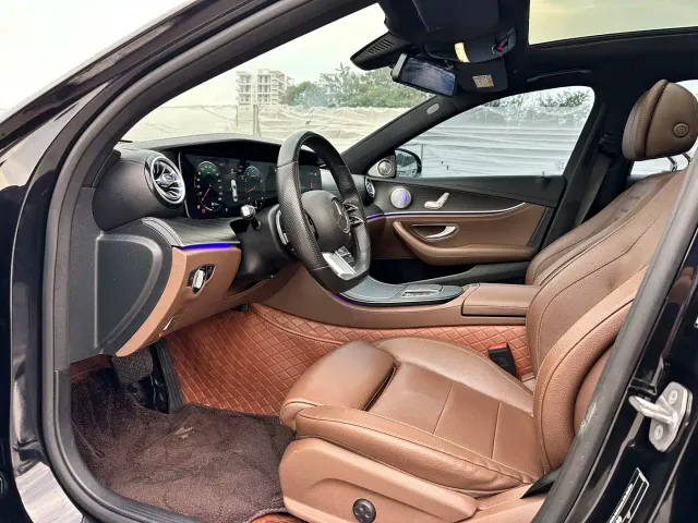 Mercedes-Benz E-Class — Фото автомобиля 4