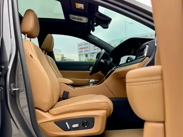 Li Auto ONE — Фото автомобиля 10