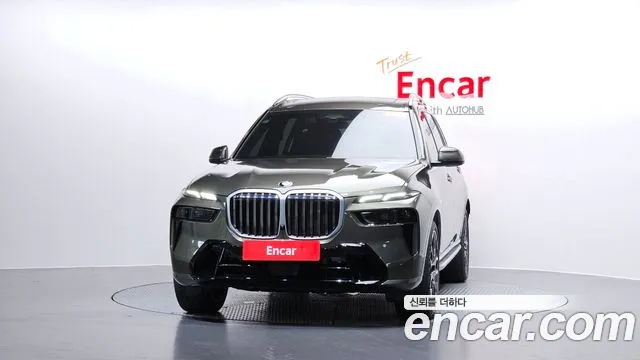 BMW X7 — Фото автомобиля 2