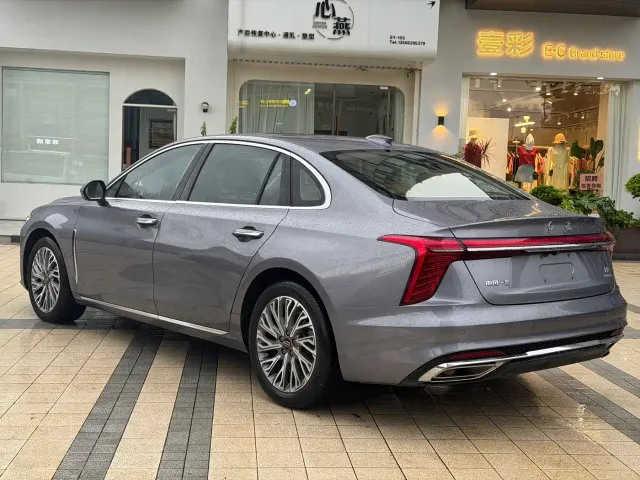 Hongqi H5 — Фото автомобиля 6
