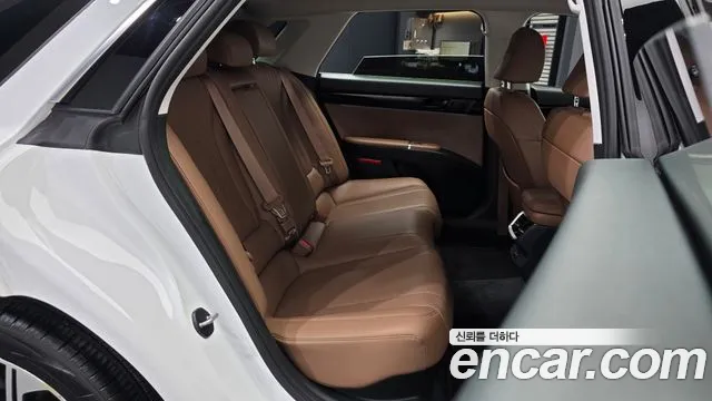Hyundai Grandeur GN7 — Фото автомобиля 18