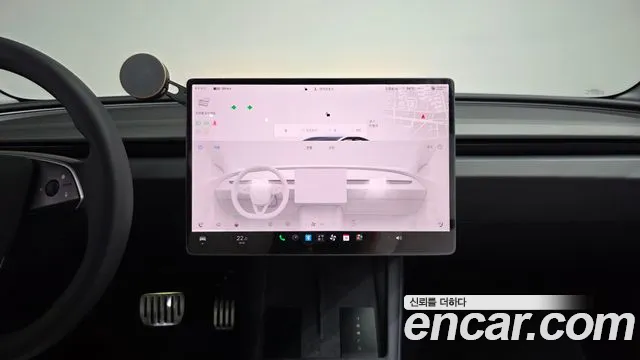 Tesla Model 3 — Фото автомобиля 20