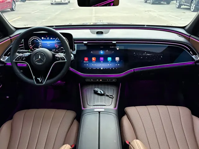 Mercedes-Benz E-Class — Фото автомобиля 10