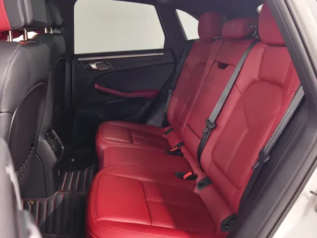 Porsche Macan — Фото автомобиля 12