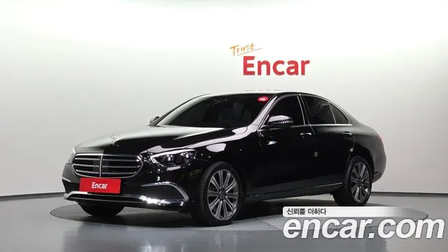 Фотография автомобиля — Mercedes-Benz E-Class