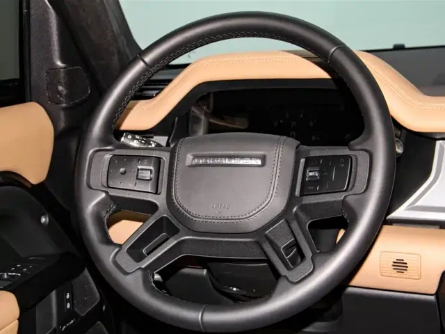 Land Rover Defender — Фото автомобиля 15