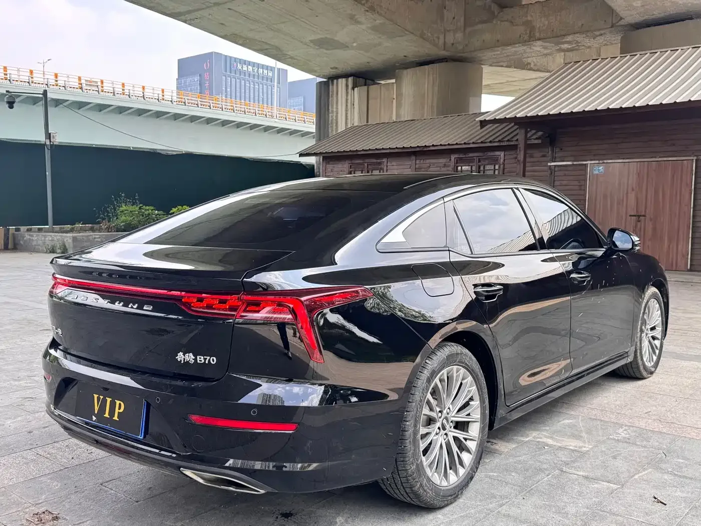 Besturn Besturn B70 2023 Model 3rd Gen 1.5T Automatic Joy 70th Anniversary Edition — Фото автомобиля 7