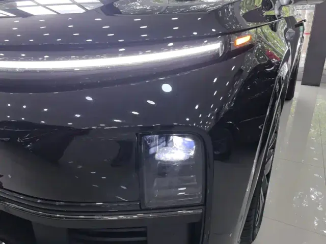 Li Auto L7 — Фото автомобиля 23