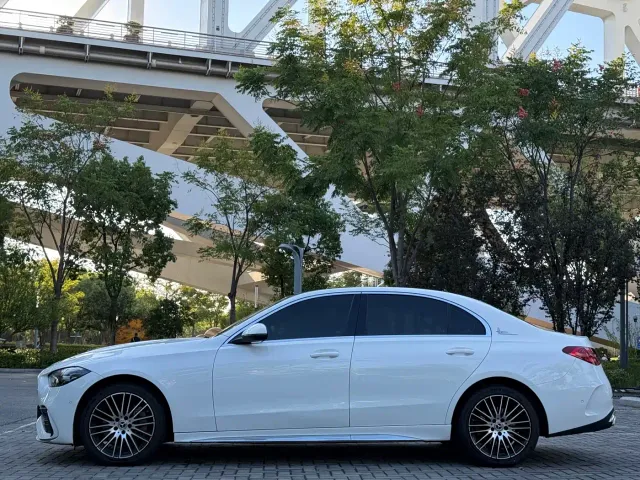 Mercedes-Benz C-Class — Фото автомобиля 4