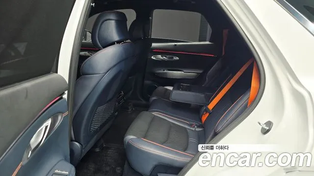 Genesis GV70 — Фото автомобиля 12