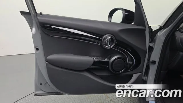 Mini Cooper Cooper 5 дверей Classic Plus — Фото автомобиля 18