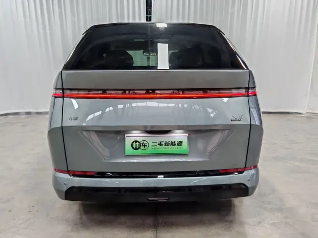 Xpeng X9 — Фото автомобиля 5