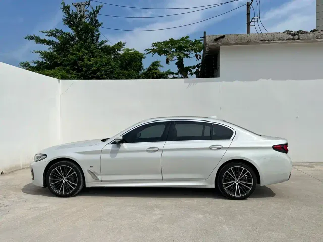 BMW 5 Series — Фото автомобиля 7