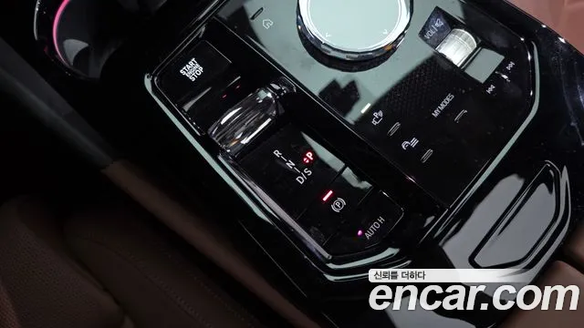 BMW 5 Series G60 — Фото автомобиля 11