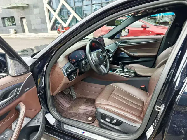BMW 5 Series — Фото автомобиля 4