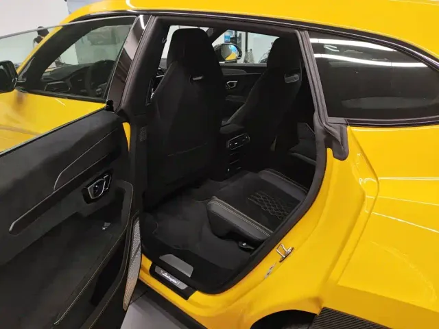 Lamborghini Urus — Фото автомобиля 14