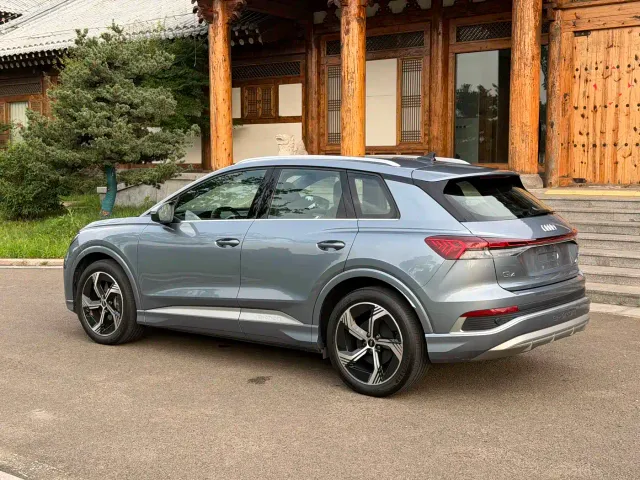 Audi Q4 e-tron — Фото автомобиля 6