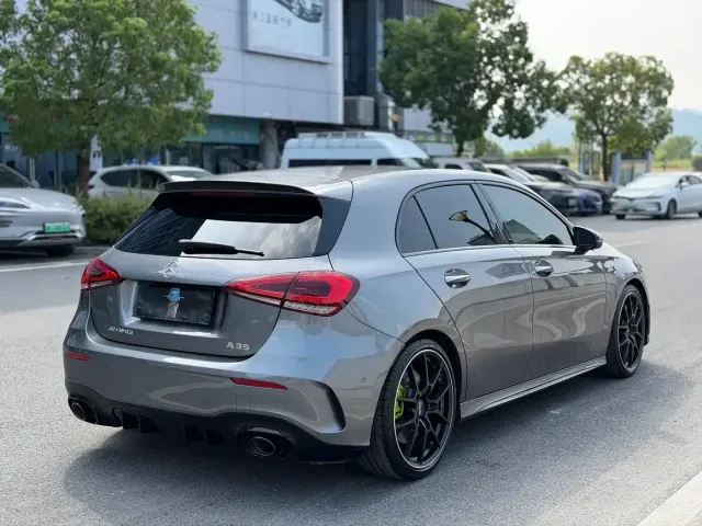 Mercedes-Benz Mercedes-Benz A-Class AMG 2020 AMG A 35 L 4MATIC — Фото автомобиля 12