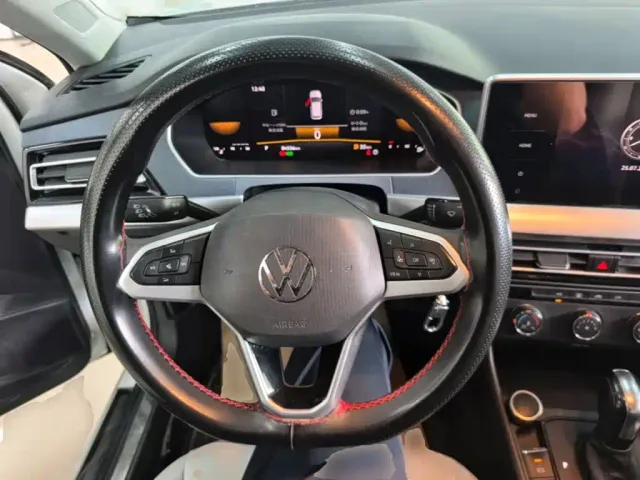 Volkswagen Lavida — Фото автомобиля 10