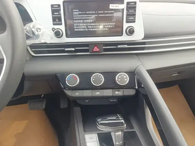 Hyundai Elantra — Фото автомобиля 12