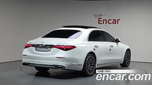Mercedes-Benz S-Class — Фото автомобиля 2