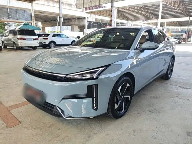 Фотография автомобиля — Geely Galaxy L6