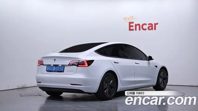 Фотография автомобиля — Tesla Model 3