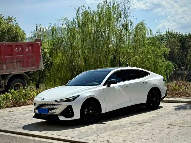 Фотография автомобиля — Changan UNI-V