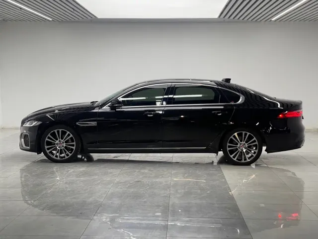 Jaguar XFL — Фото автомобиля 7