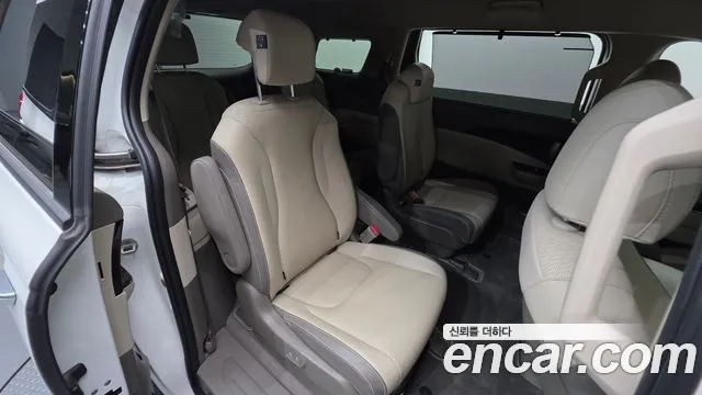 Kia Carnival 4th Gen — Фото автомобиля 24