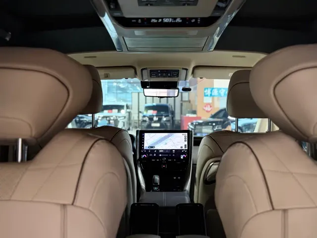 Toyota Alphard — Фото автомобиля 23