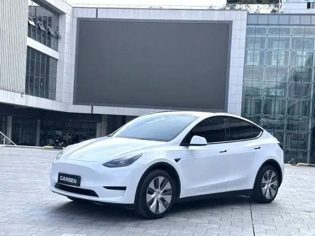 Фотография автомобиля — Tesla Model Y