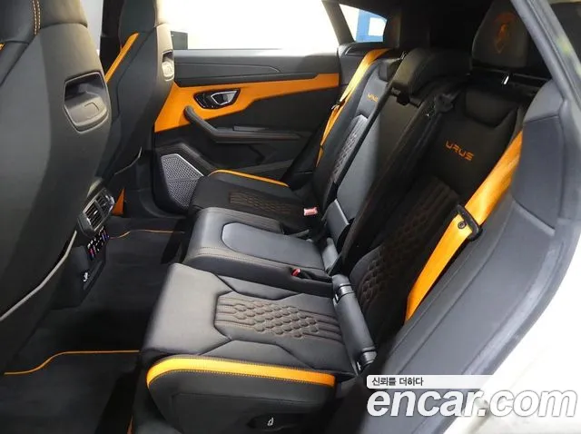 Lamborghini Urus — Фото автомобиля 17