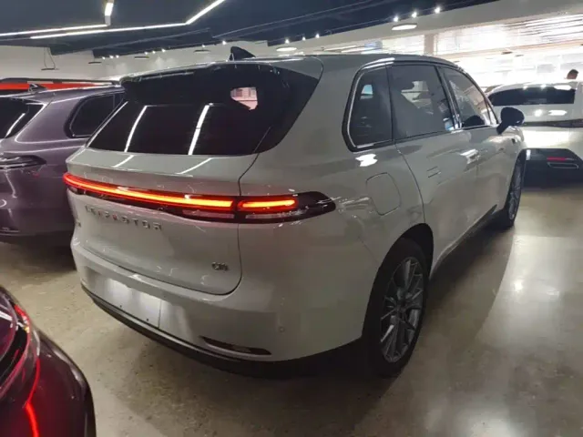 Leapmotor C10 — Фото автомобиля 6