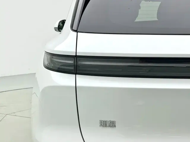 Li Auto L6 — Фото автомобиля 5