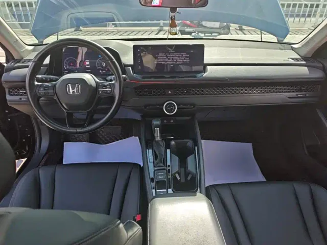 Honda Accord — Фото автомобиля 9