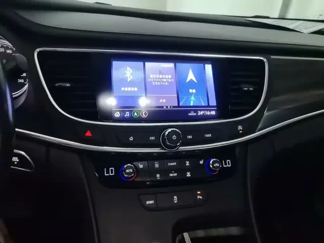 Buick LaCrosse — Фото автомобиля 12