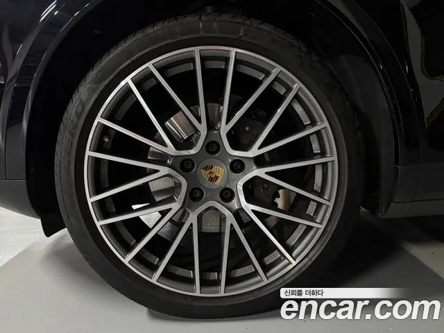 Porsche Cayenne — Фото автомобиля 5