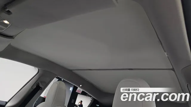 Tesla Model Y — Фото автомобиля 21