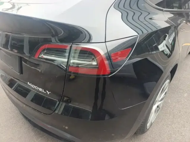Tesla Model Y — Фото автомобиля 7