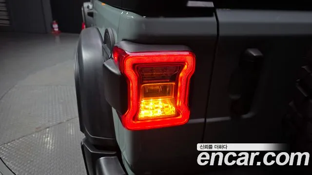 Jeep Wrangler Wrangler (JL) 2.0 Rubicon 4 двери Earl Clear Coat — Фото автомобиля 23