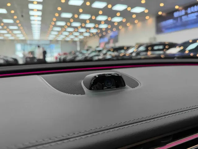 Mercedes-Benz E-Class — Фото автомобиля 11