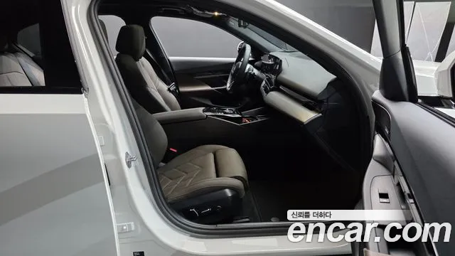 BMW 5-Series — Фото автомобиля 26