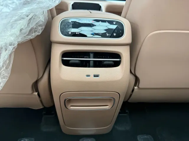 Leapmotor C11 — Фото автомобиля 13
