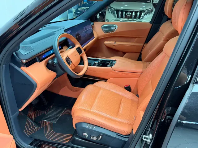 Lynk & Co 900 — Фото автомобиля 10