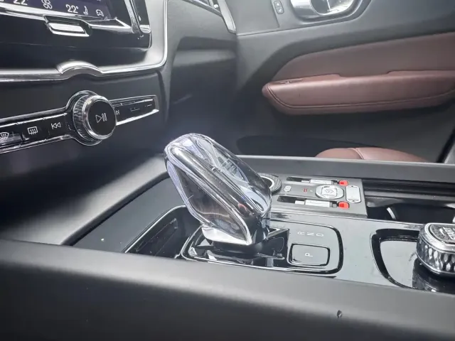 Volvo XC60 — Фото автомобиля 13