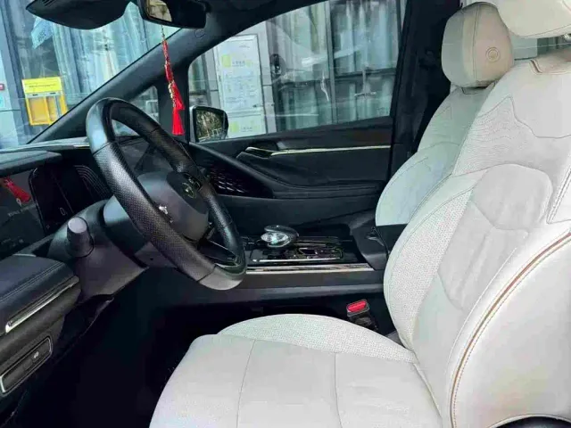 GAC Trumpchi M8 — Фото автомобиля 9