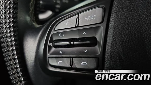 Hyundai Venue — Фото автомобиля 16