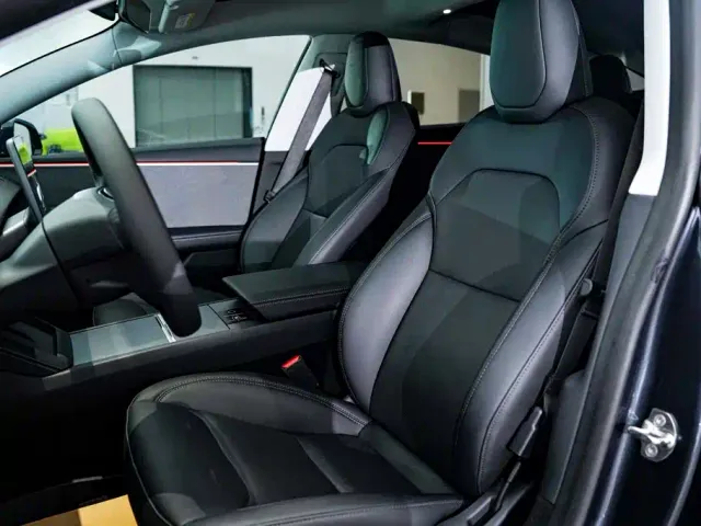 Tesla Model 3 — Фото автомобиля 14